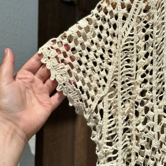 Lacy Crochet Style Top - cream - size S - Picture 5 of 7